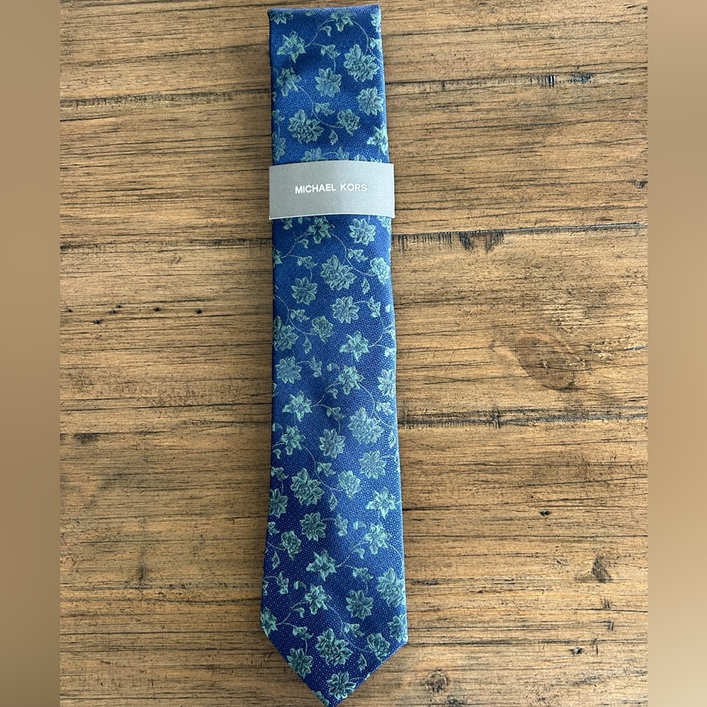 New Michael Kors Blue Floral Men's Tie